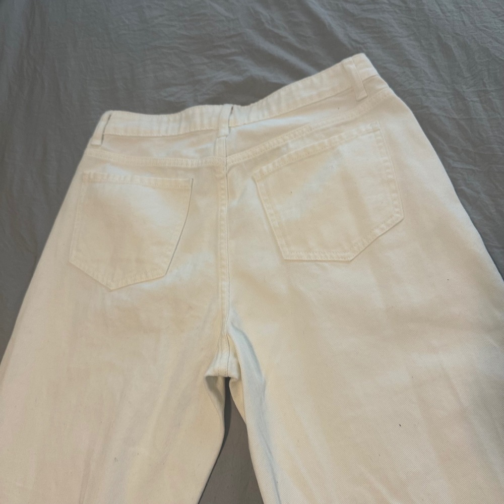 Womens White High Waisted Wide Leg Distressed Raw Hem Jeans size 6 - Picture 7 of 8